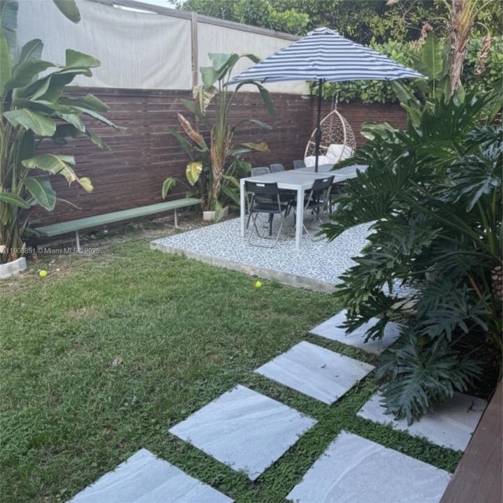 1345 SW 60th Ct, West Miami, Florida 33144, Estados Unidos