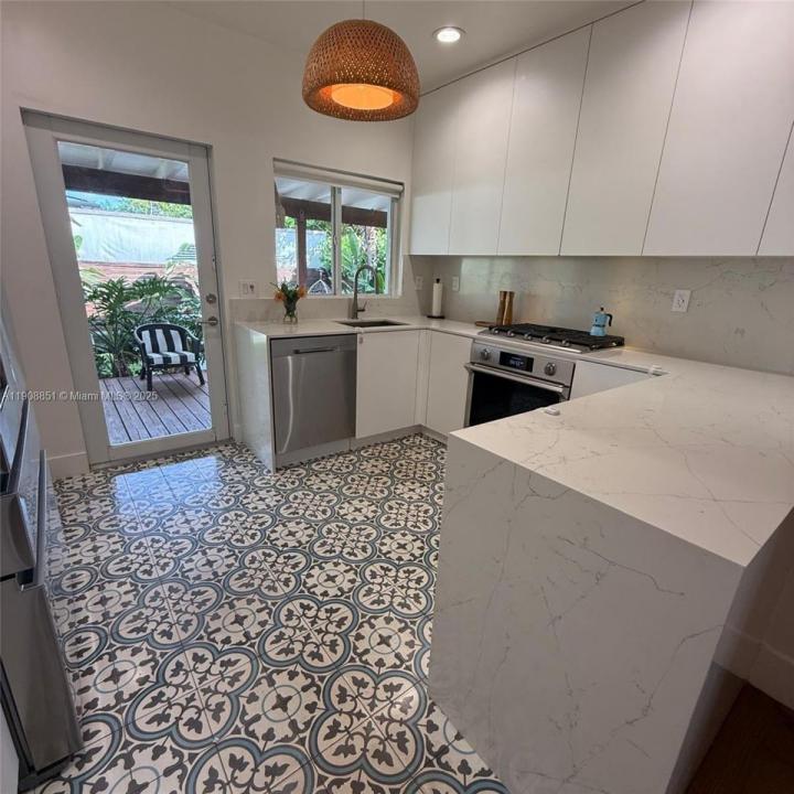 1345 SW 60th Ct, West Miami, Florida 33144, Estados Unidos