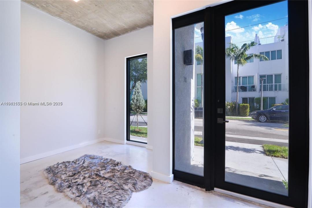 645 NE 4th Ave 320, Fort Lauderdale, فلوريدا 33304, الولايات المتحدة