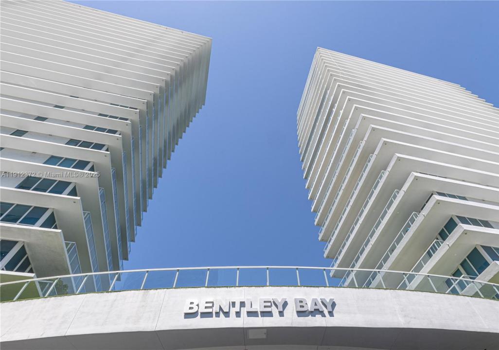 520 West Ave 1102, Miami Beach, Florida 33139, USA