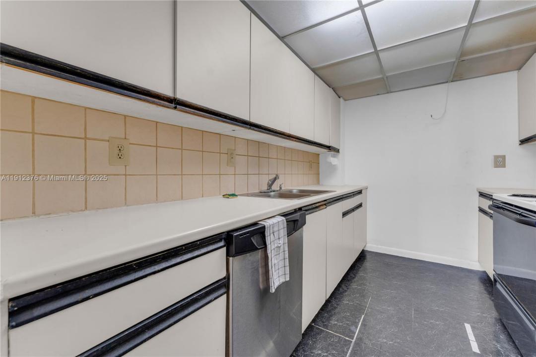 2457 Collins Ave 201, Miami Beach, Florida 33140, HOA KỲ