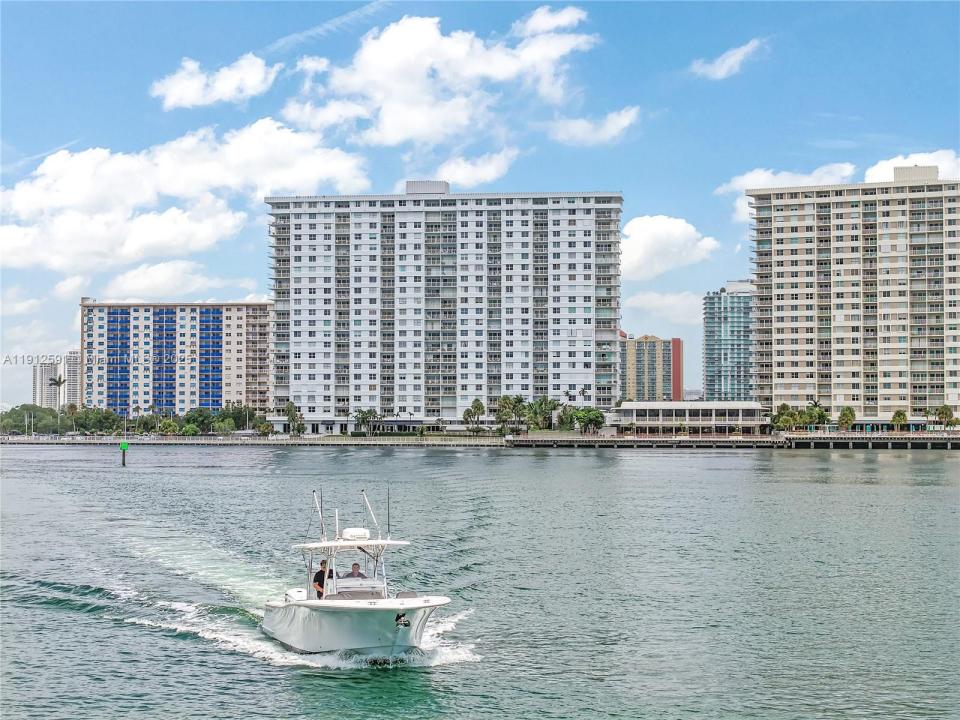 500 Bayview Dr 117, Sunny Isles Beach, فلوريدا 33160, الولايات المتحدة