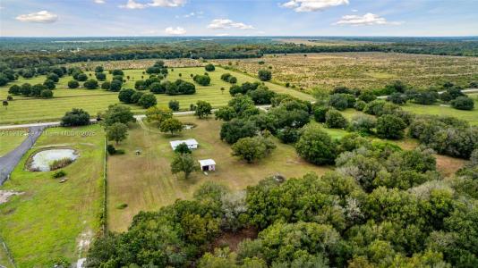 2404 SILVER LAKE RD, Other City - In The State Of Florida, Florida 33935, USA