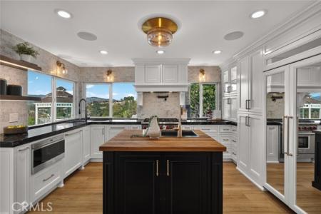 S Via Montanera, Anaheim Hills, カリフォルニア 92807, アメリカ合衆国