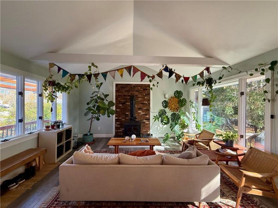 11 Holmes Street, Westerly, Rhode Island 02891, USA