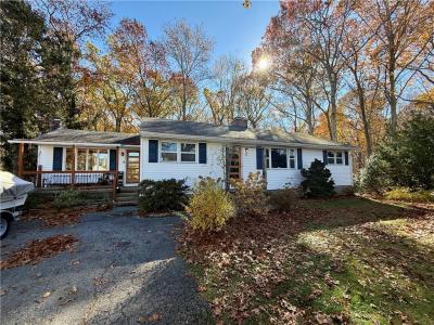 11 Holmes Street, Westerly, Rhode Island 02891, USA