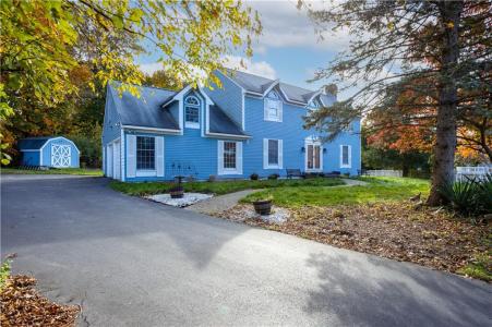 33 Sandy Way, Cumberland, RI 2864, USA