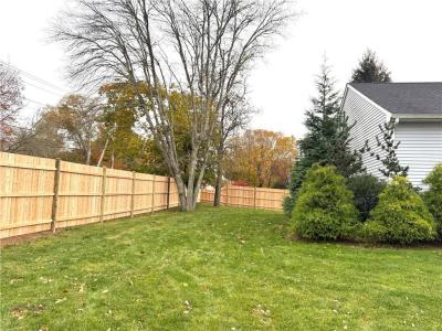 4 VILLAGE Road, Westerly, Rhode Island 02808, USA