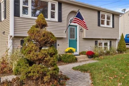 5 Ichabod Lane, Westerly, Rhode Island 02891, USA