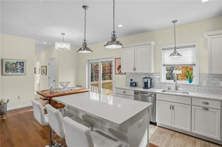 46 Lilyana Way, Cranston, 罗得岛 02920, 美国