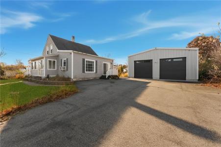 38 Battey Avenue, Coventry, Rhode Island 02816, USA