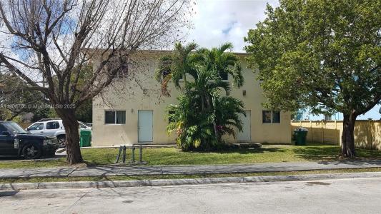 13950 NE 2nd Ave 1A, Miami, Florida 33161, USA