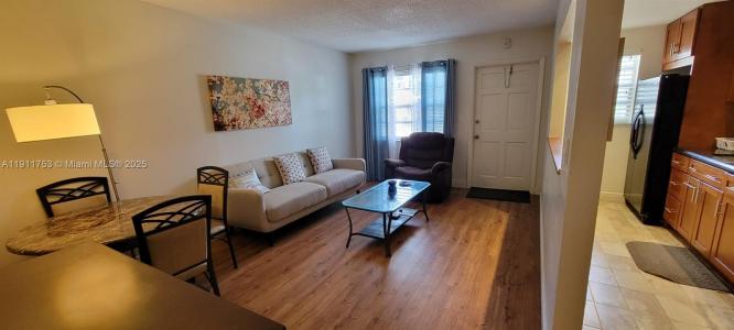 415 NE 2nd St 105, Hallandale Beach, Florida 33009, USA