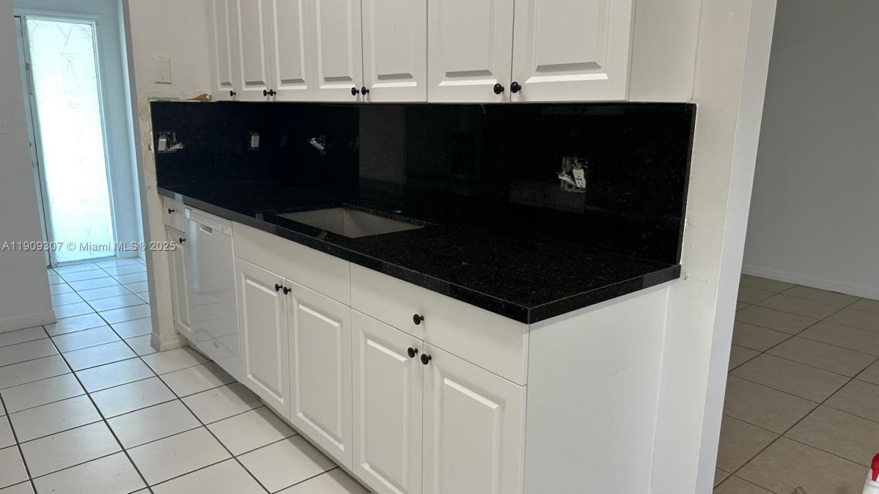 21240 NE 9th Ct 1, Miami, Floride 33179, États-Unis