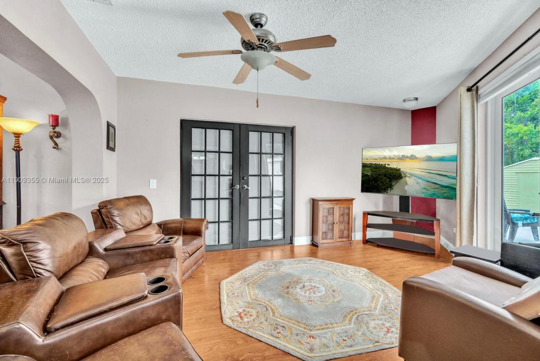 911 NW 135th Way, Sunrise, Floryda 33325, USA