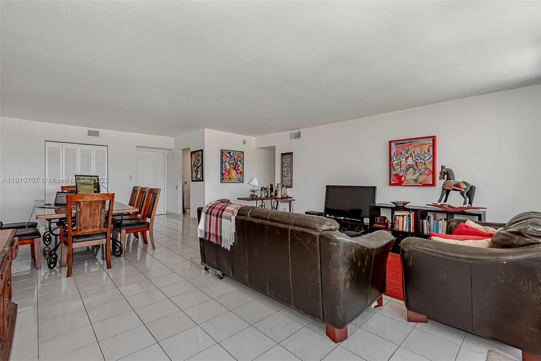 100 Bayview Dr 1028, Sunny Isles Beach, 플로리다 33160, 미국