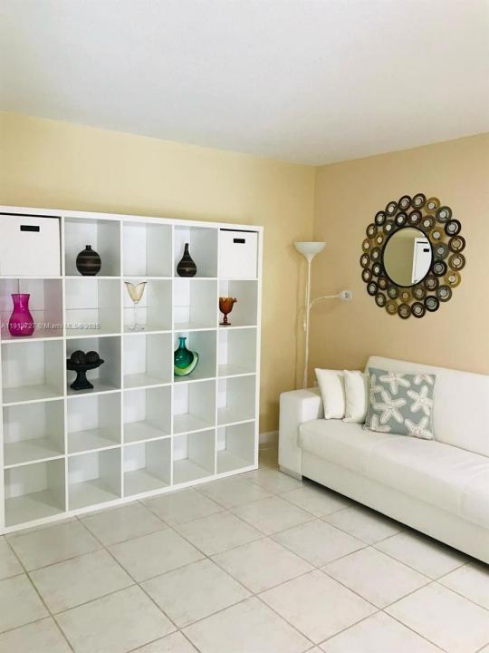 1201 NE 191st St G113, Miami, פלורידה 33179, ארצות הברית של אמריקה 