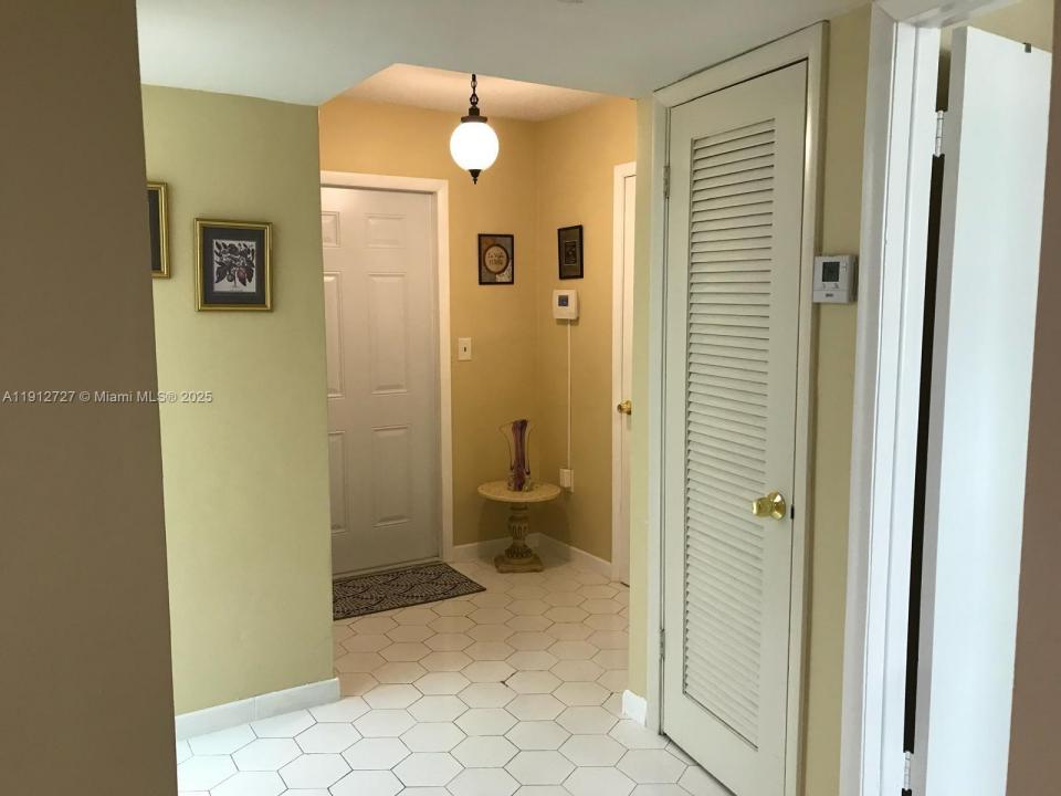 1201 NE 191st St G113, Miami, פלורידה 33179, ארצות הברית של אמריקה 