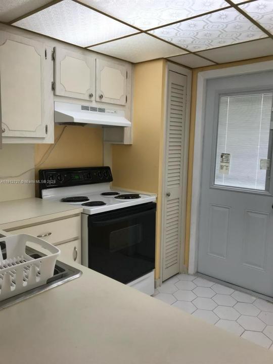 1201 NE 191st St G113, Miami, פלורידה 33179, ארצות הברית של אמריקה 