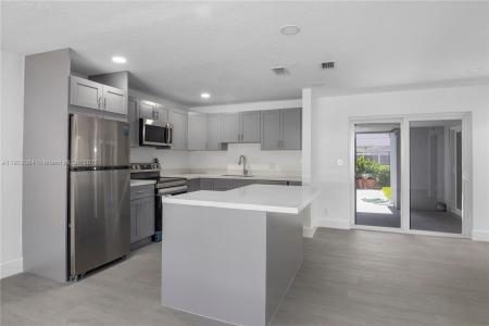 1750 NE 52nd St, Fort Lauderdale, Florida 33334, USA