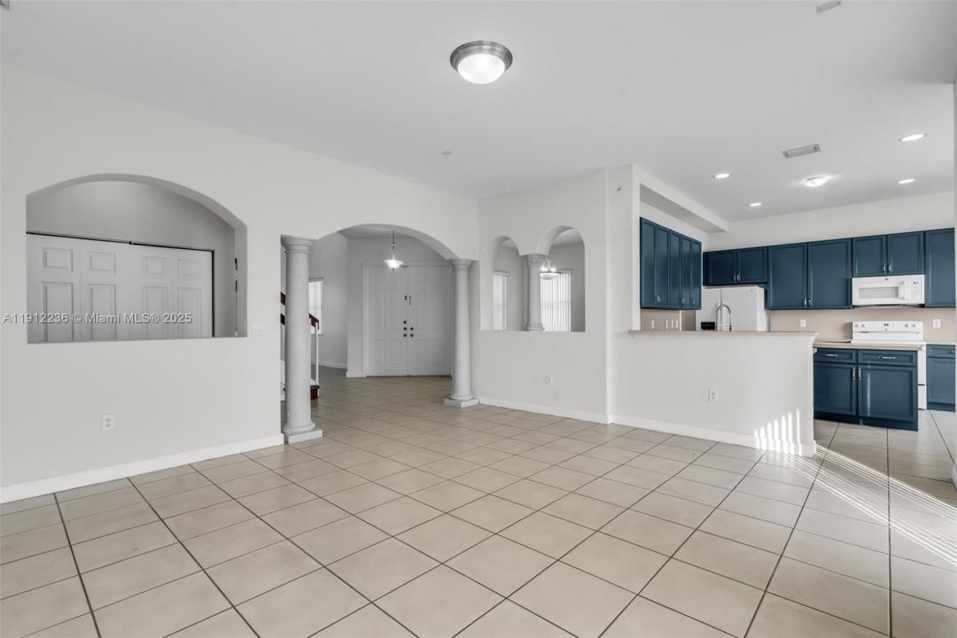 8920 NW 180th Ter, Hialeah, Florida 33018, Amerika Birleşik Devletleri