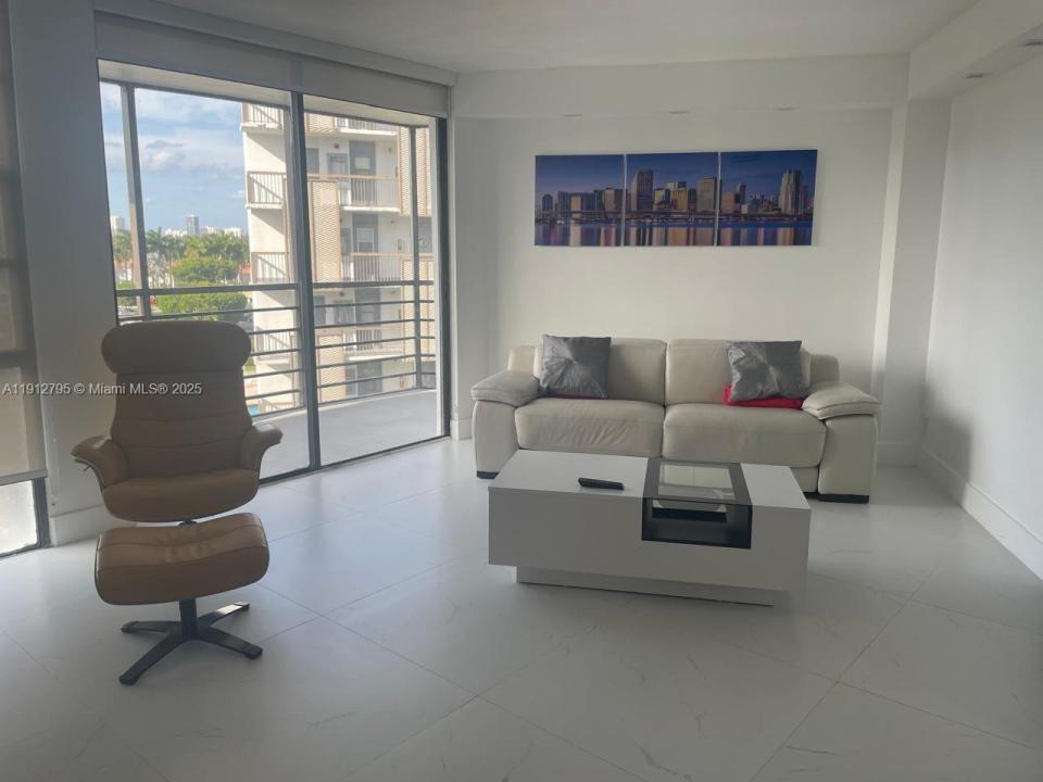 20400 W Country Club Dr 615, Aventura, Florida 33180, Amerika Birleşik Devletleri