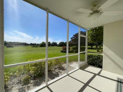 2950 N Palm Aire Dr 105, Pompano Beach, Florida 33069, USA