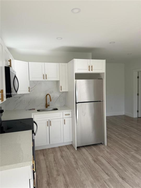 1936 Normandy Dr 5, Miami Beach, Floryda 33141, USA