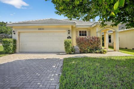 8800 Lake Park Cir N, Davie, Florida 33328, USA