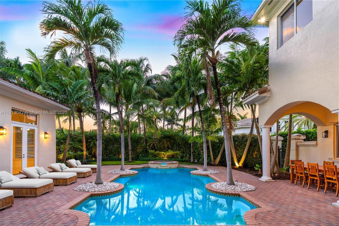 1295 Hatteras Ln, Hollywood, Florida 33019, Estados Unidos