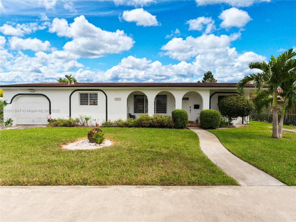 7877 W 16th Ave, Hialeah, Flórida 33014, Estados Unidos