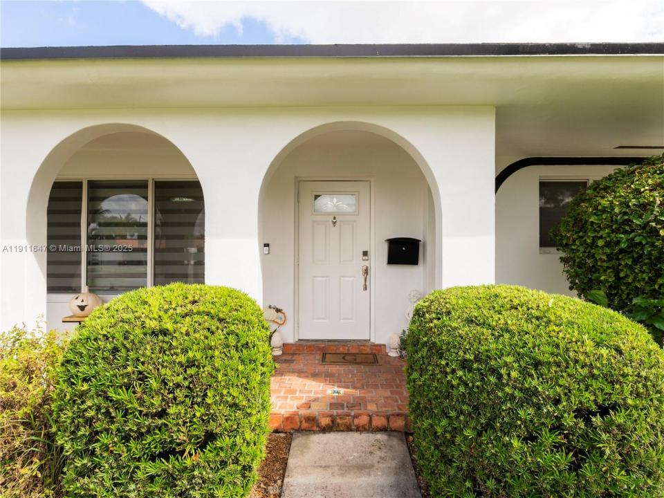 7877 W 16th Ave, Hialeah, Flórida 33014, Estados Unidos