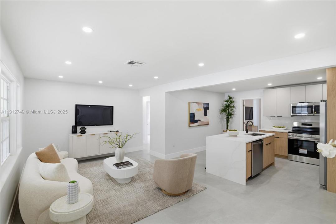 560 NE 110th Ter, Miami, フロリダ 33161, アメリカ合衆国