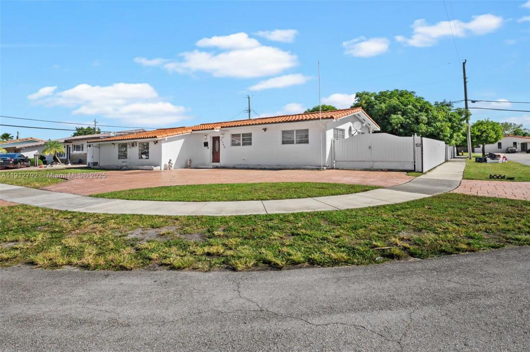 5355 W 5th Ln, Hialeah, 플로리다 33012, 미국