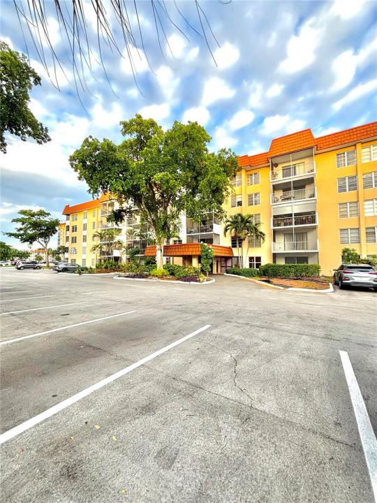 4160 Inverrary Dr 204, Lauderhill, Florida 33319