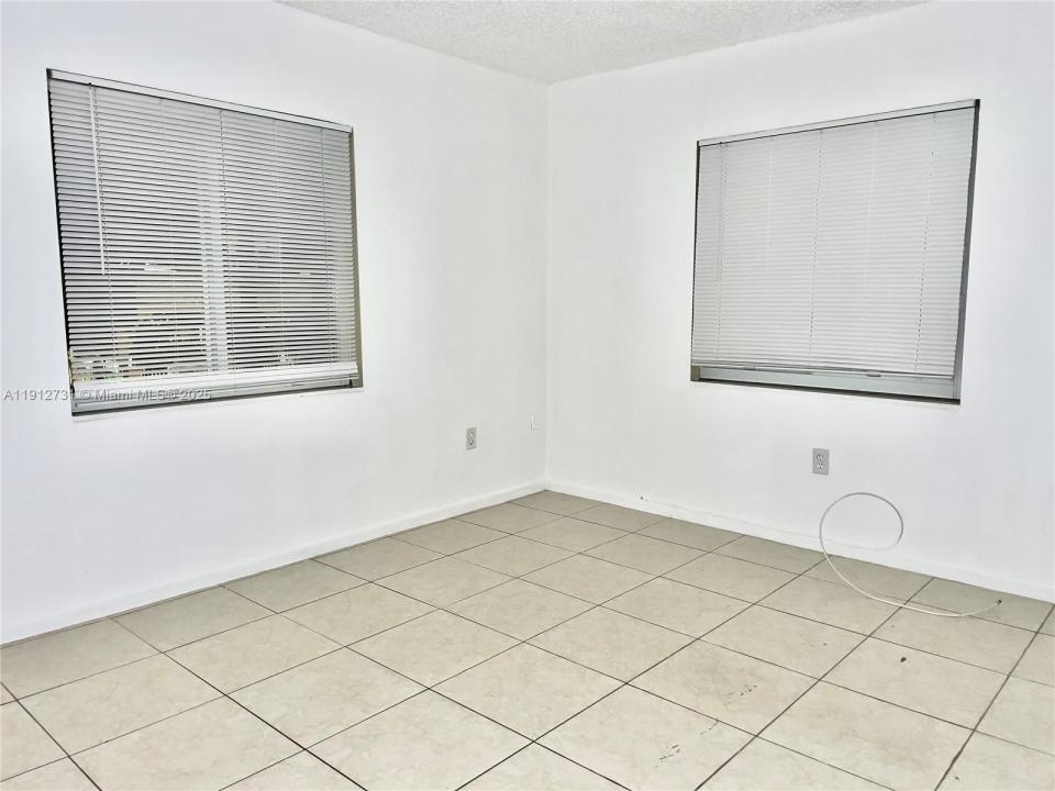 637 SW 10th Ave 3, Miami, Florida 33130