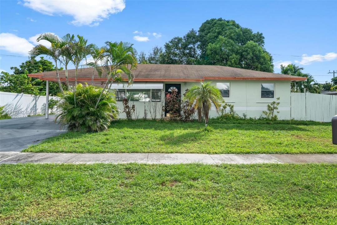 136 Cayman Dr, Palm Springs, Flórida 33461, Estados Unidos