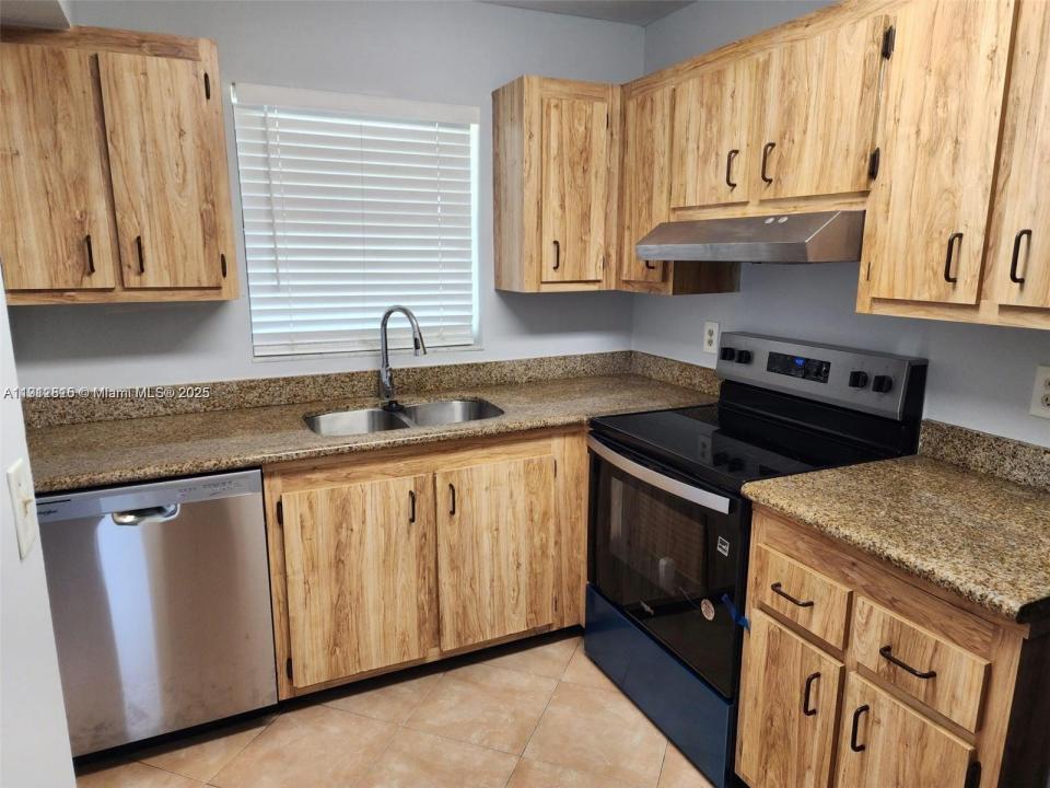 6061 Shakerwood Cir 208, Tamarac, Floride 33319, États-Unis