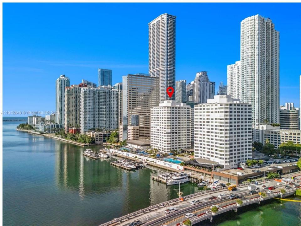 905 Brickell Bay Dr 931, Miami, Florida 33131, Estados Unidos