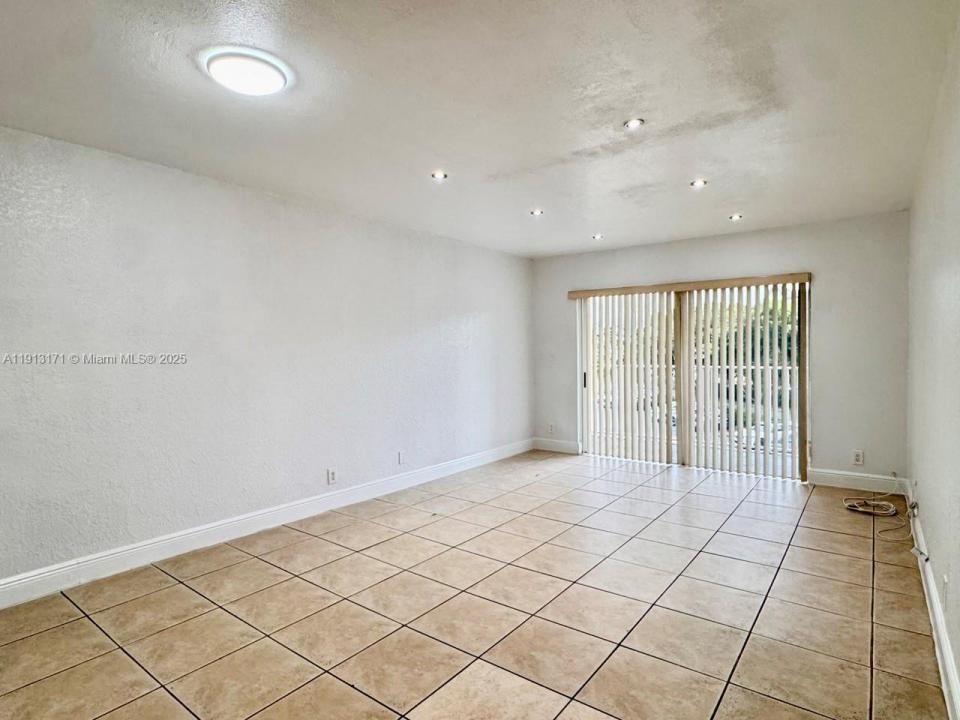 5201 Geneva Way 307, Doral, 佛罗里达州 33166, 美国