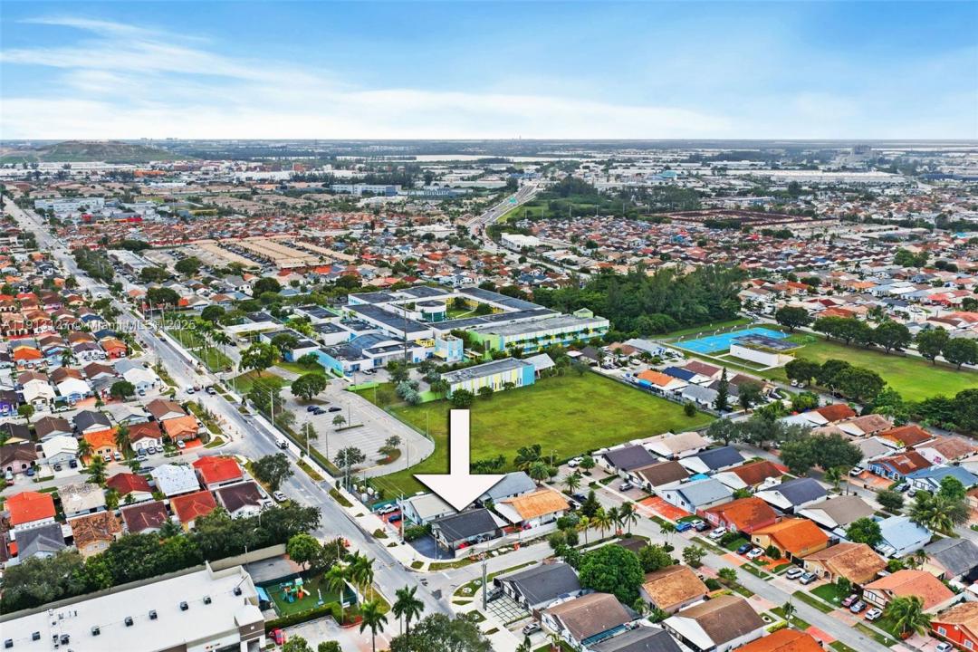 7416 W 32nd Ave, Hialeah, Florida 33018