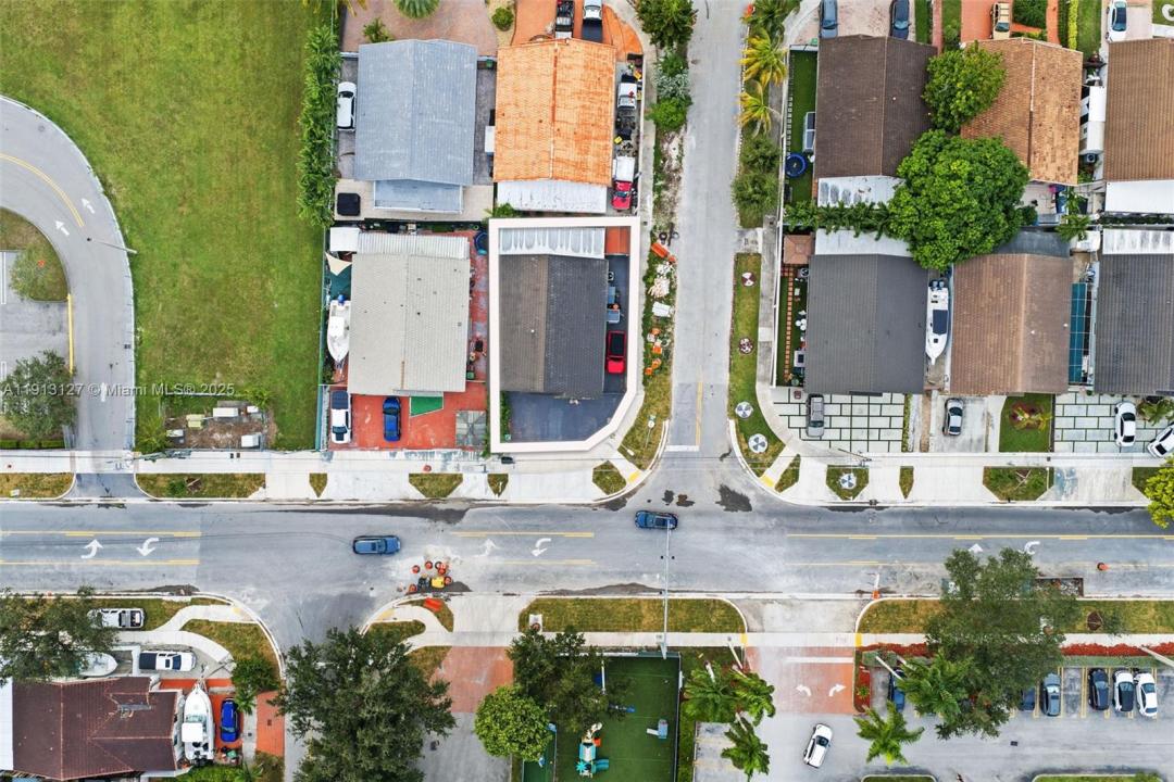 7416 W 32nd Ave, Hialeah, Florida 33018