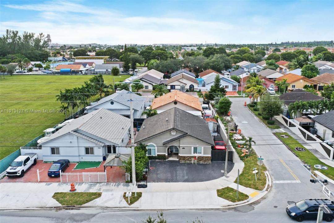 7416 W 32nd Ave, Hialeah, Florida 33018