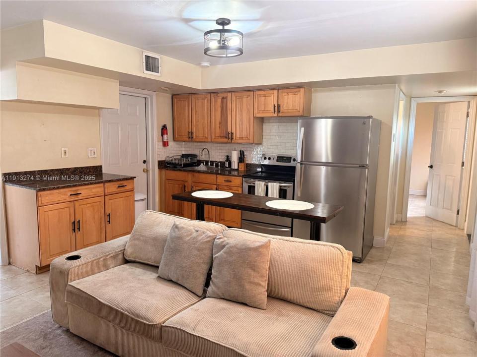 2435 Wilson St 1, Hollywood, 佛罗里达州 33020, 美国