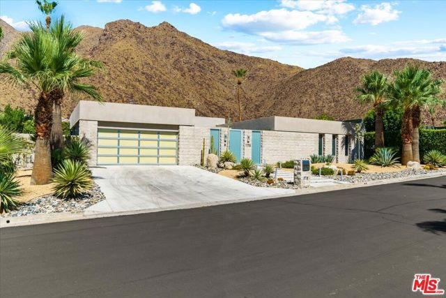 Los Robles Drive, Palm Springs, California 92262
