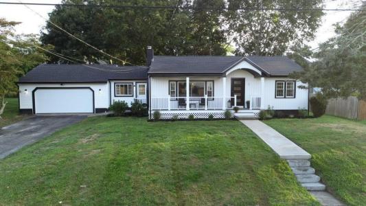 109 Kaufman Road, Tiverton, RI 02878, USA