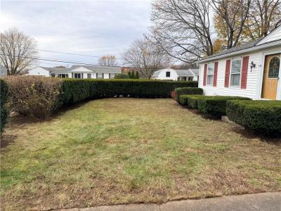 10 Stoneham Drive, Woonsocket, Rhode Island 02895, USA