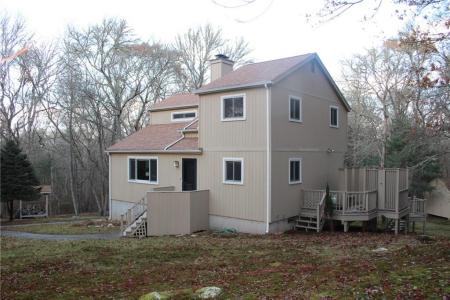 129 Peckham Hollow Road, Charlestown, Rhode Island 02813, USA