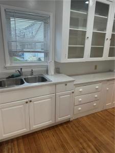 1229 Narragansett Boulevard 1, Cranston, Rhode Island 02905, USA