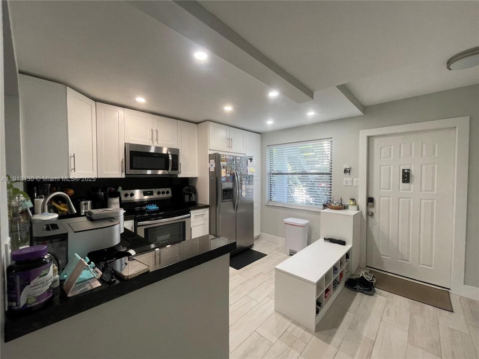 1290 S Military Trl 411, Deerfield Beach, Florida 33442, Stati Uniti